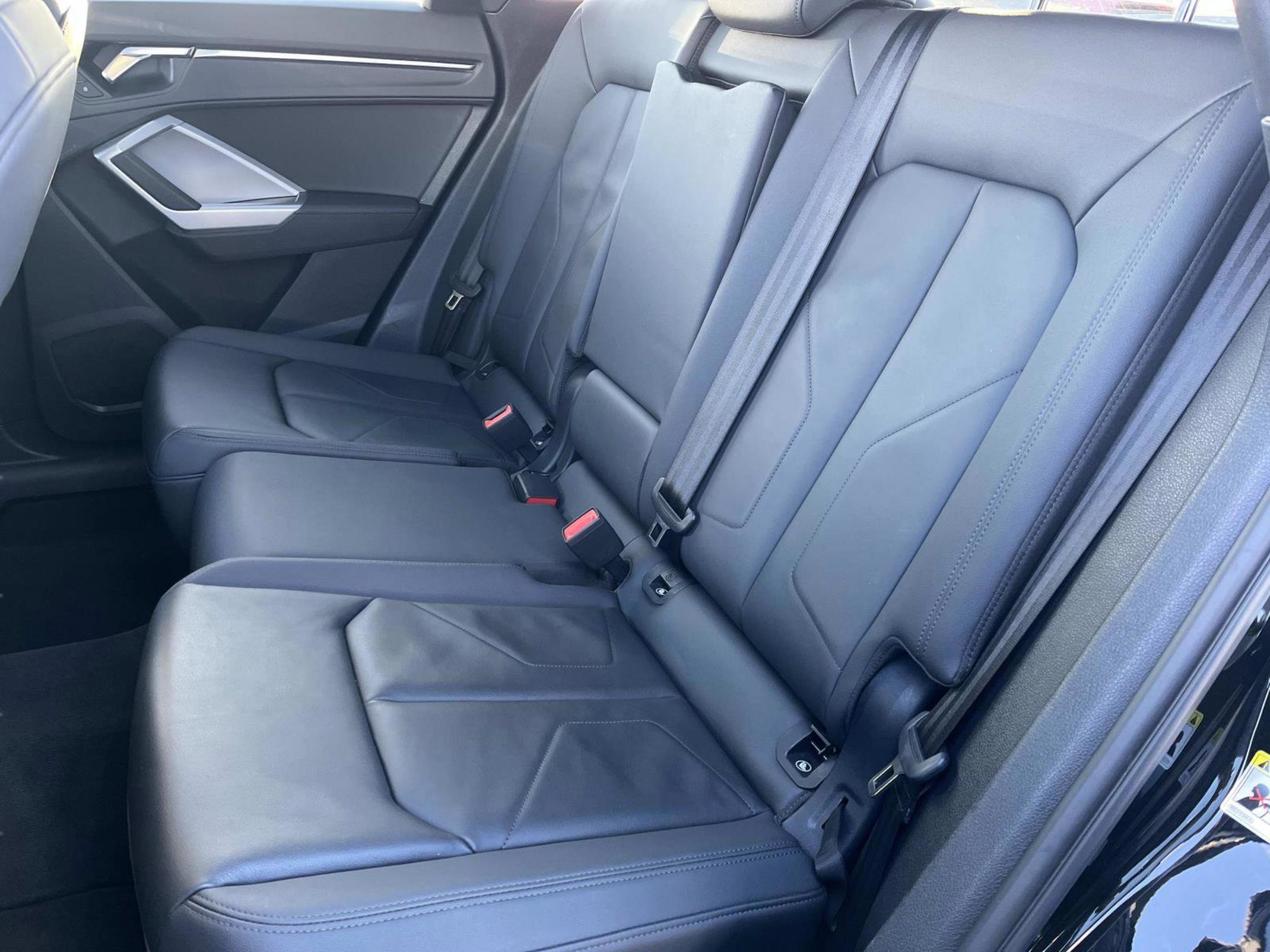 Used 2025 Audi Q3 2.0T Premium image 22