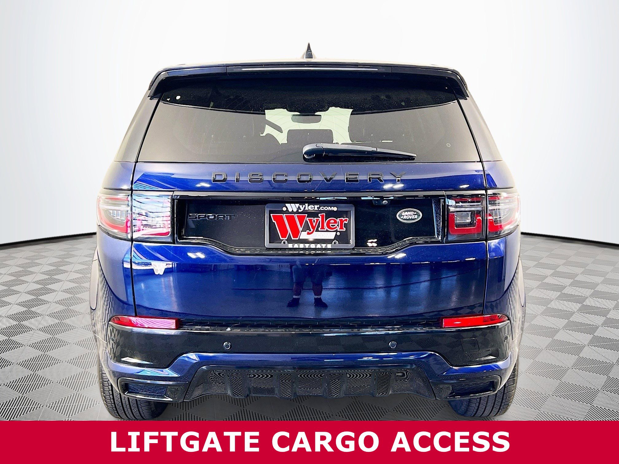 Used 2022 Land Rover Discovery Sport S R-Dynamic image 28