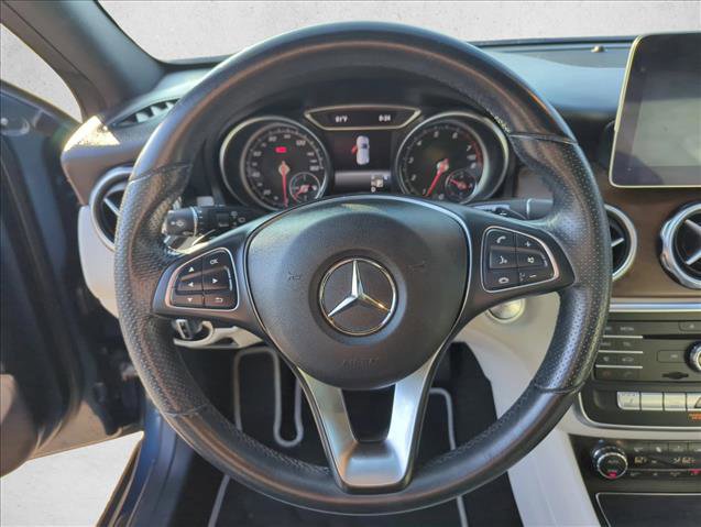Used 2020 Mercedes-Benz GLA 250 image 12