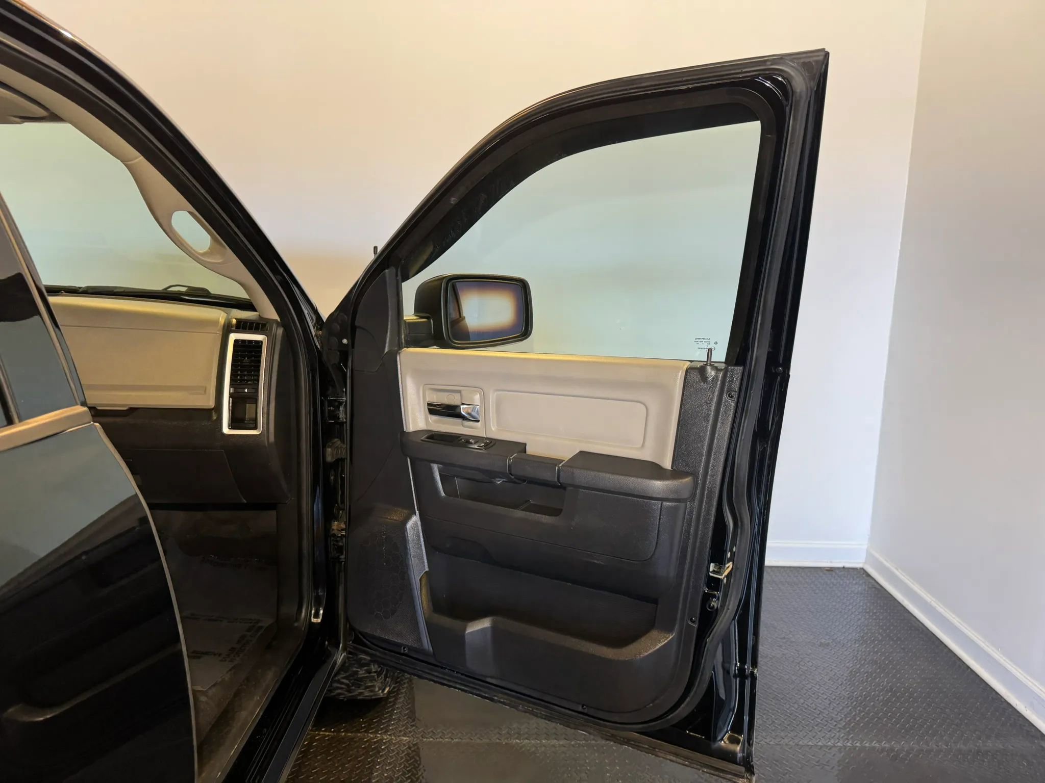 Used 2012 RAM 1500 Outdoorsman image 23