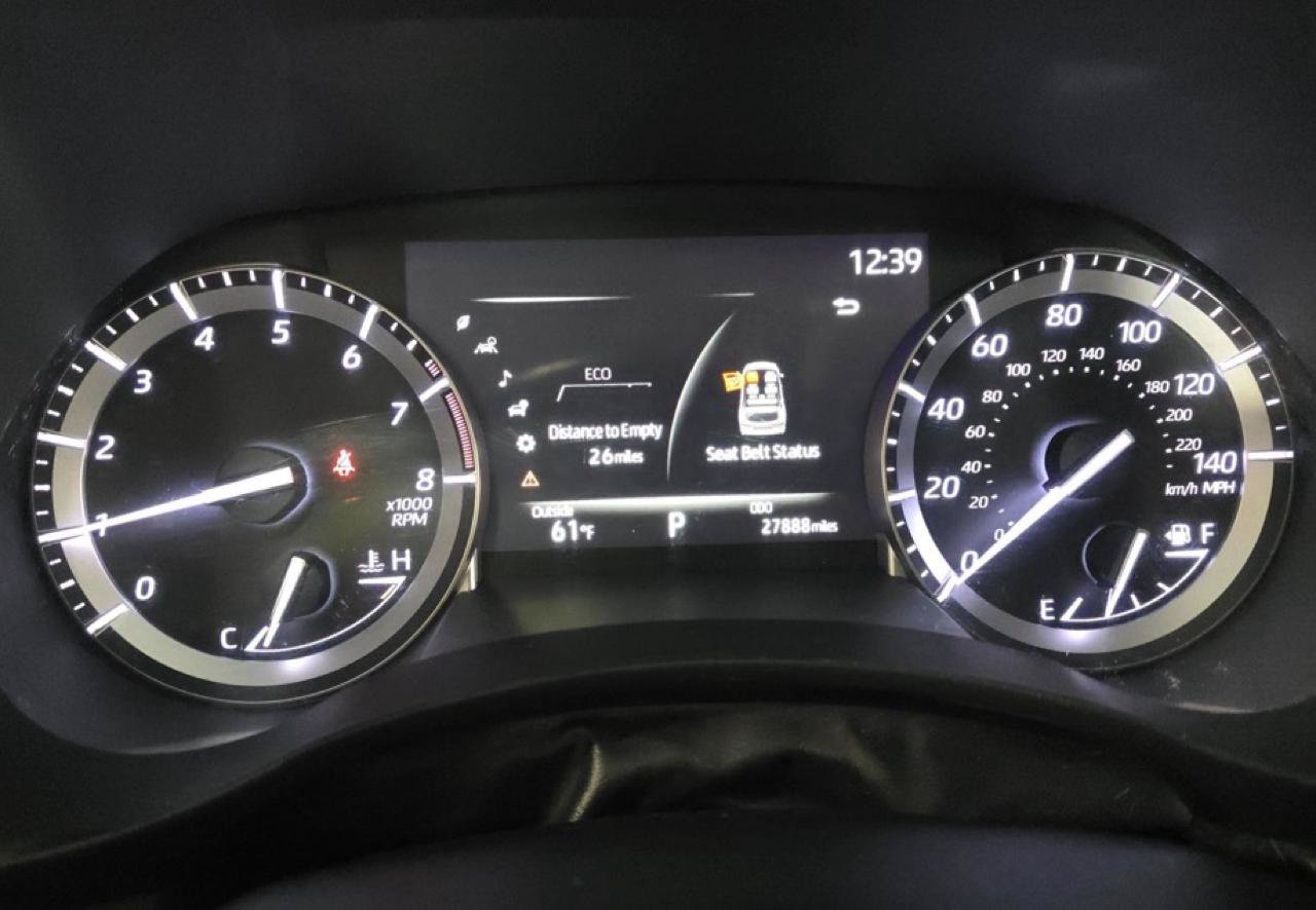 Used 2022 Toyota Highlander XLE AWD/4WD image 16