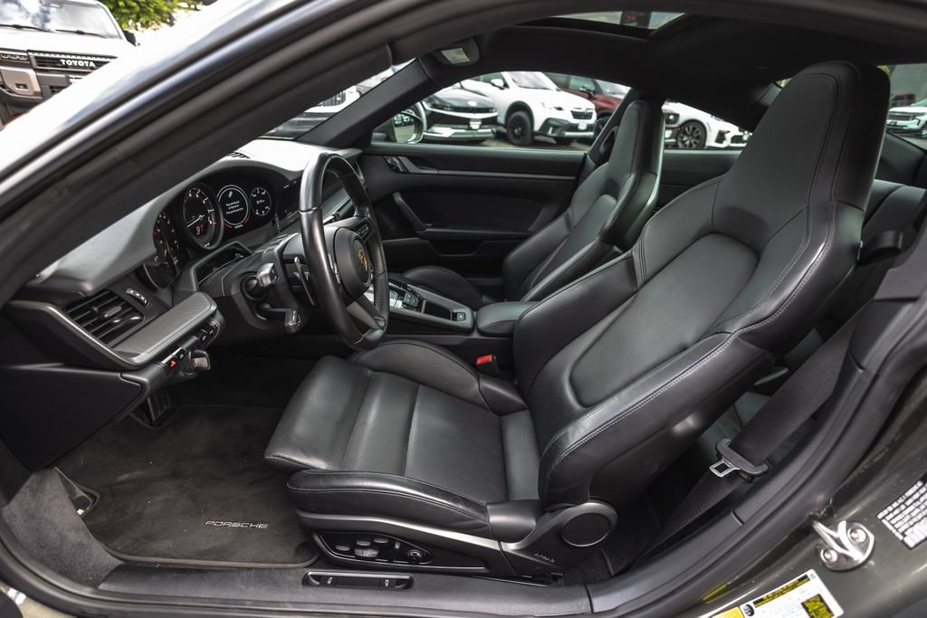 Used 2020 Porsche 911 Carrera 4S AWD/4WD image 16