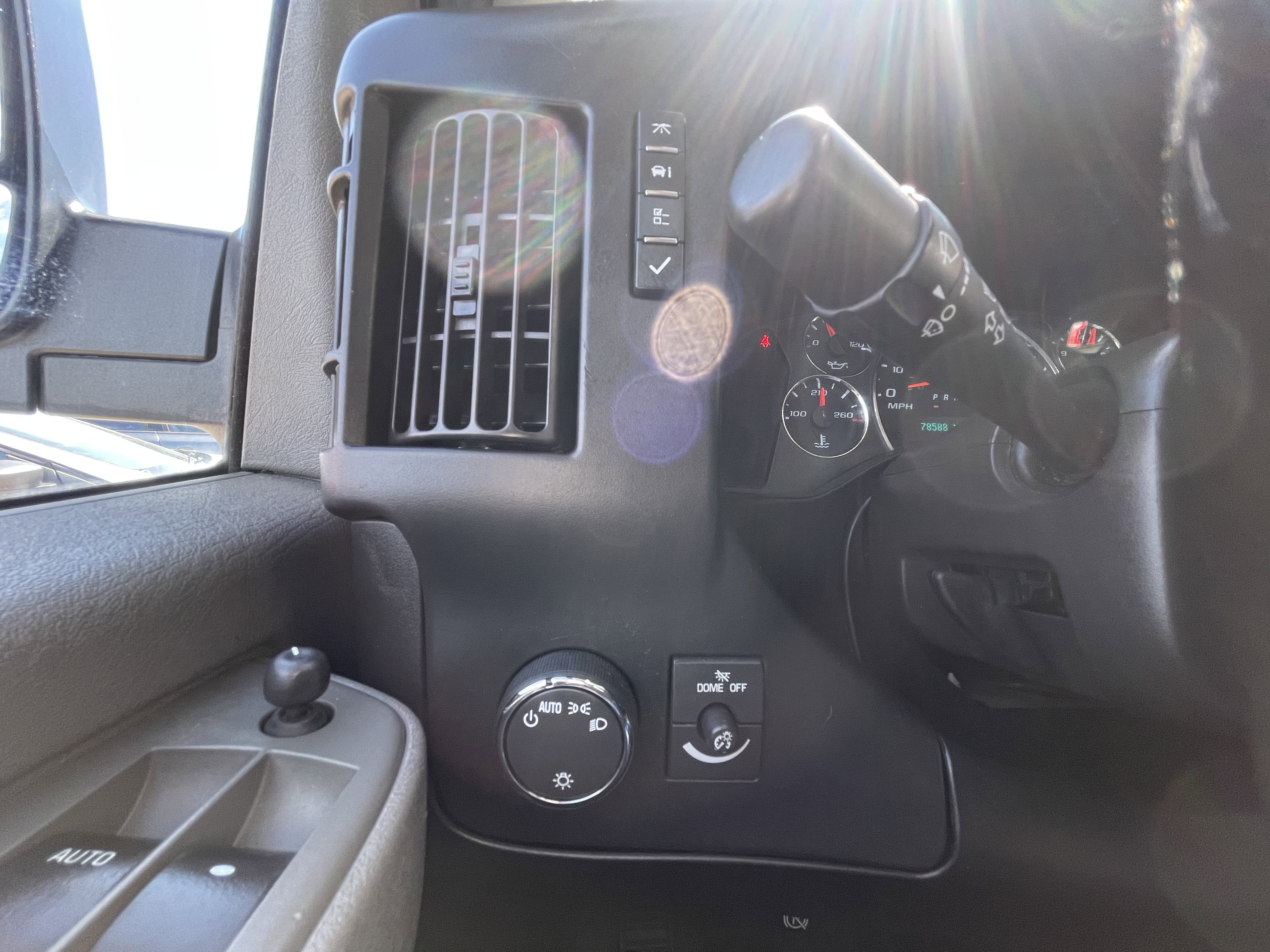 Used 2021 Chevrolet Express 2500 w/ Driver Convenience Package image 18