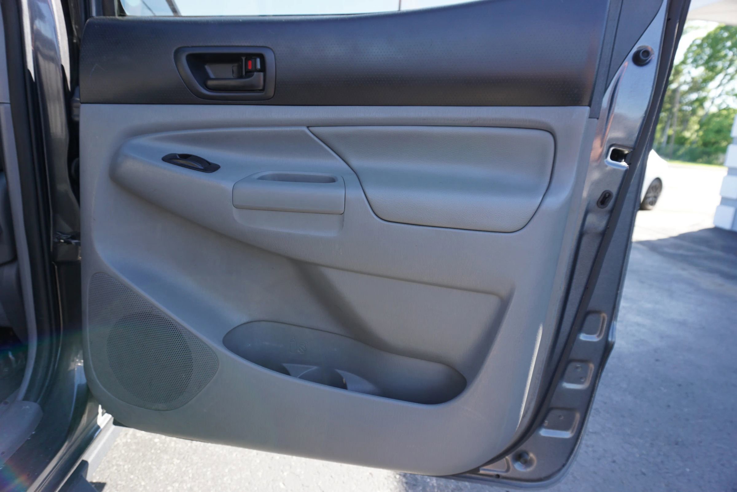 Used 2014 Toyota Tacoma PreRunner w/ SR5 Package RWD image 12