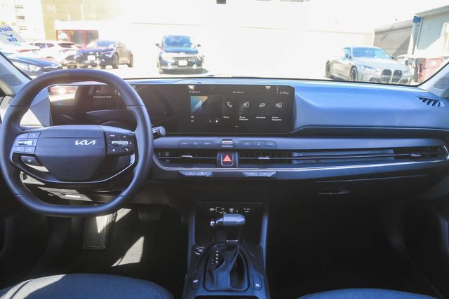 Used 2025 Kia K4 EX image 13