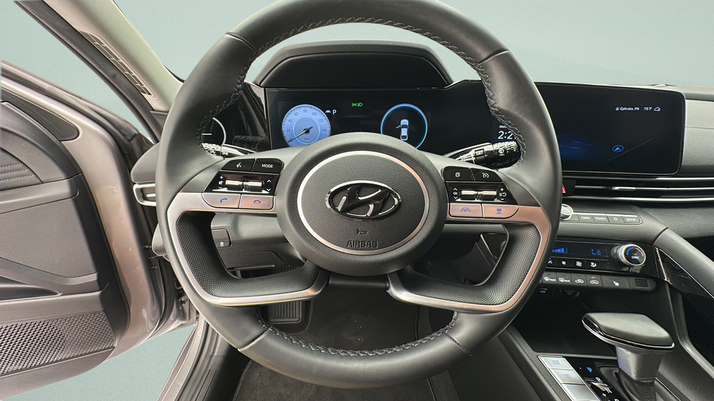 Used 2023 Hyundai Elantra SEL w/ Convenience Package FWD image 14