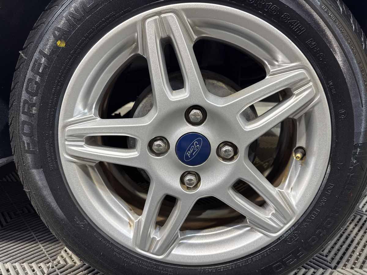 Used 2019 Ford Fiesta SE image 32