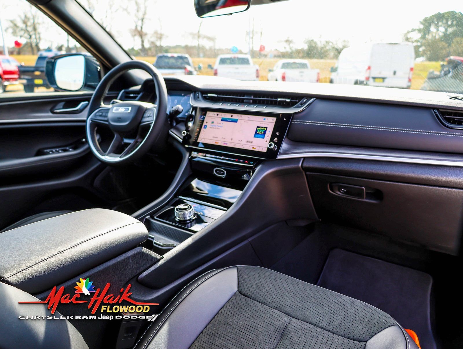 New 2026 Jeep Grand Cherokee Altitude image 9