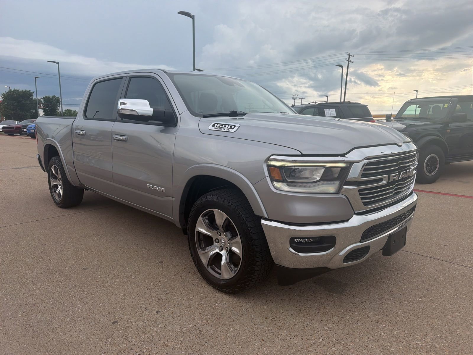 Used 2022 RAM 1500 Laramie AWD/4WD image 3