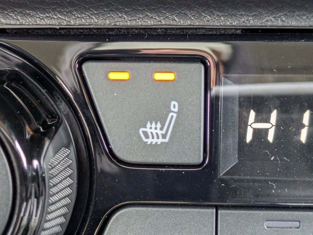 New 2026 Nissan Kicks SV w/ Cold Weather Package FWD image 22