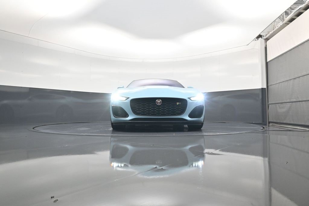 Used 2021 Jaguar F-TYPE R image 17