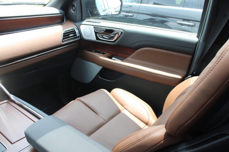 New 2023 Lincoln Navigator Reserve image 11