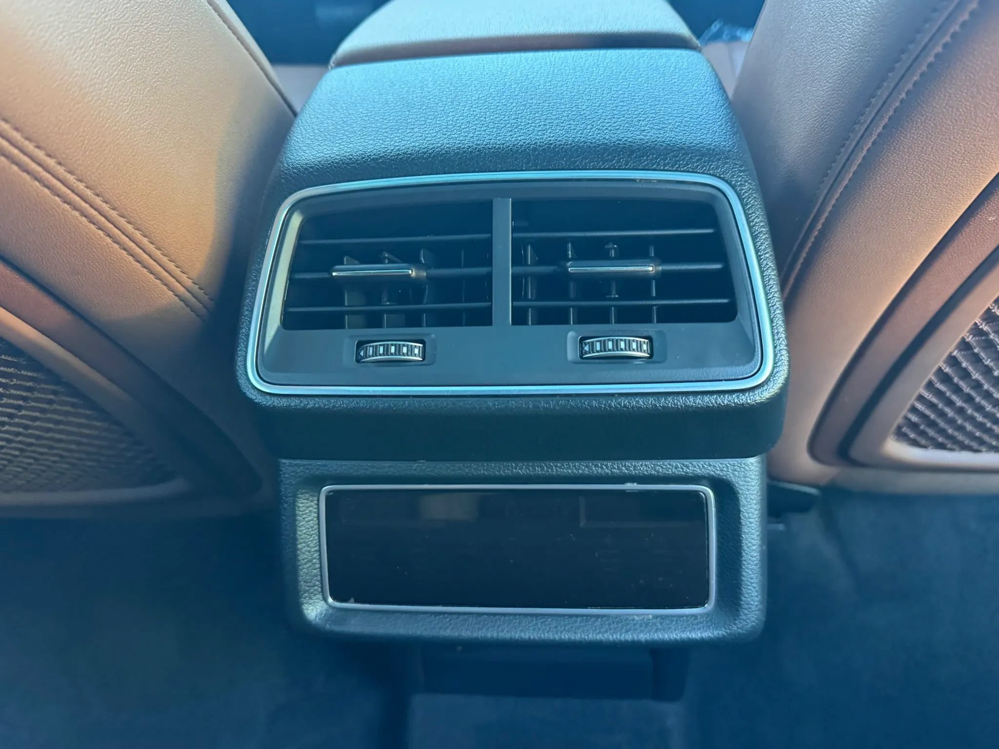 Used 2022 Audi e-tron Premium AWD/4WD image 27