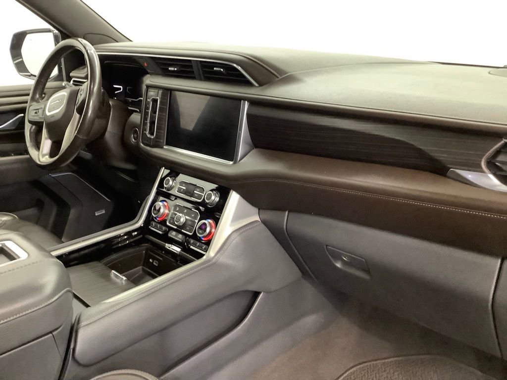 Used 2022 GMC Yukon XL Denali w/ Denali Premium Package AWD/4WD image 32