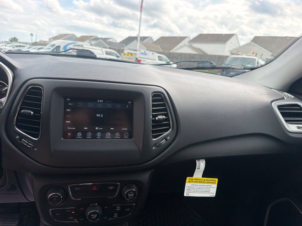 Used 2021 Jeep Compass Latitude w/ Convenience Group AWD/4WD image 32