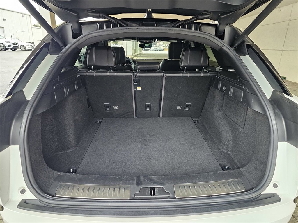 Used 2019 Land Rover Range Rover Velar R-Dynamic SE image 25