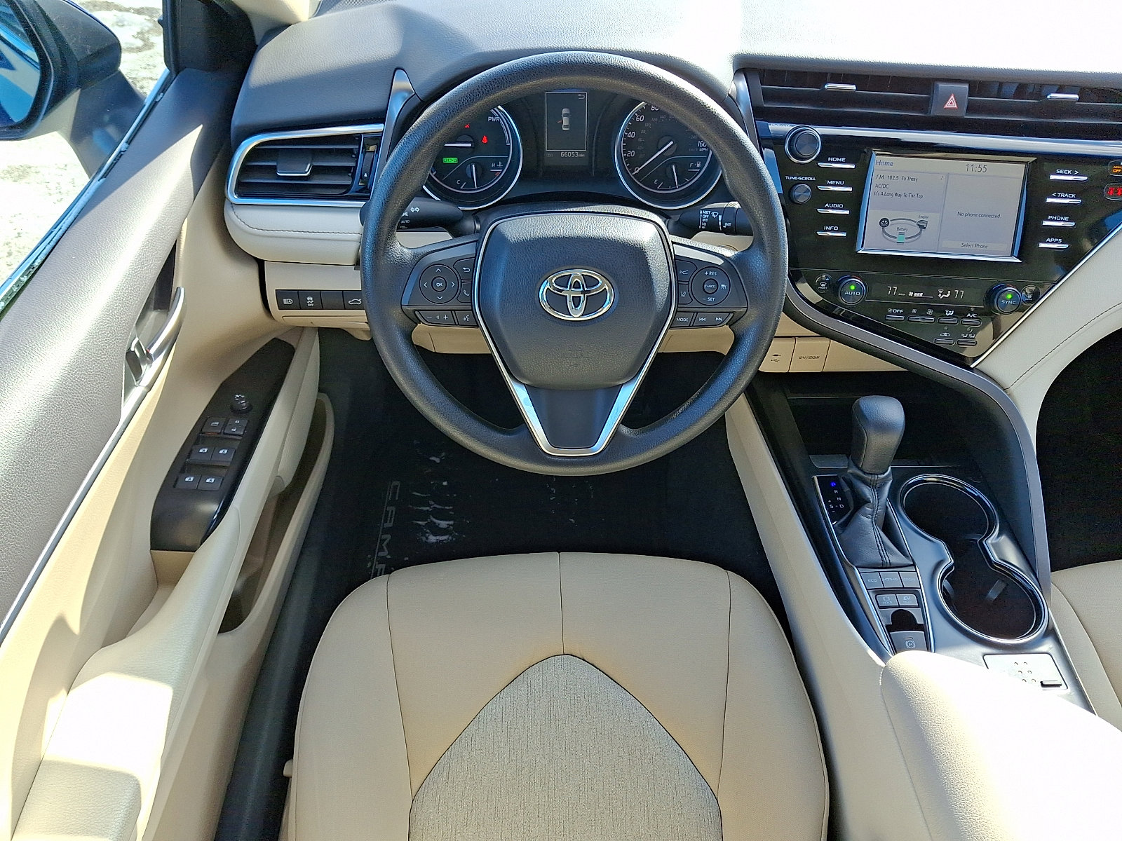 Used 2018 Toyota Camry LE image 11