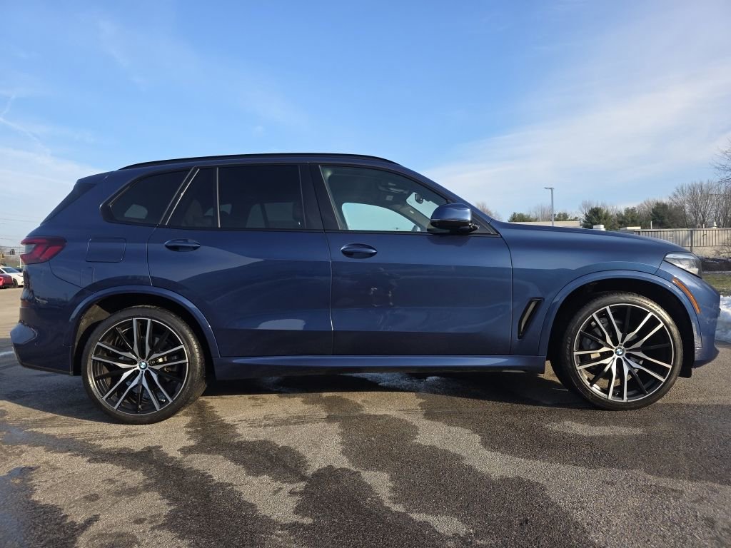 Used 2022 BMW X5 xDrive40i w/ M Sport Package image 9