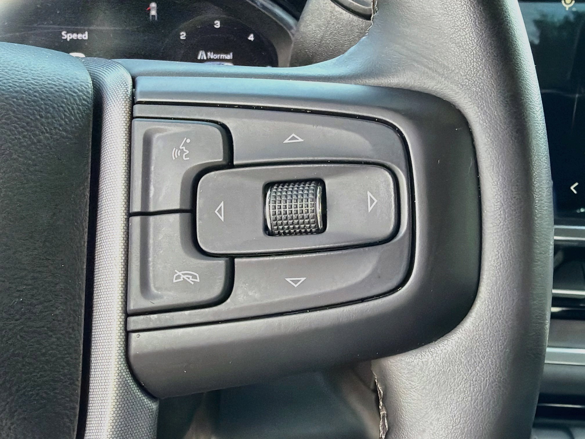 Used 2025 GMC Sierra 1500 SLT AWD/4WD image 36