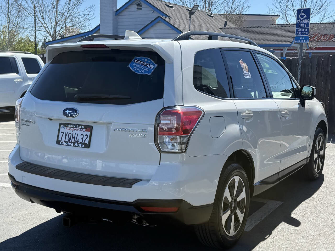 Used 2017 Subaru Forester 2.5i Premium AWD/4WD image 5