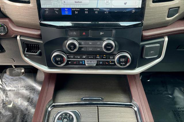 Used 2024 Ford Expedition Limited image 14
