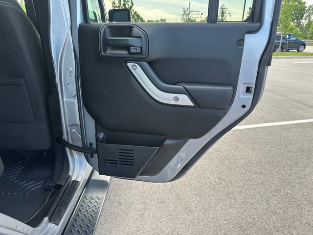 Used 2016 Jeep Wrangler Unlimited Sahara AWD/4WD image 22