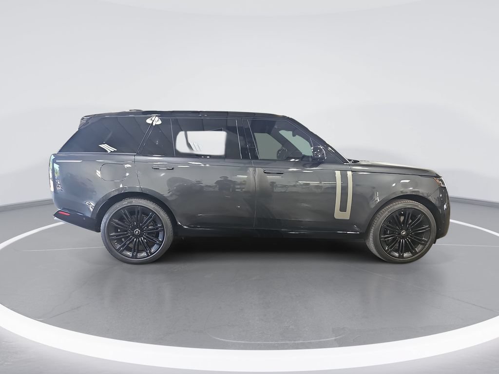 Used 2025 Land Rover Range Rover Long Wheelbase SE AWD/4WD image 2