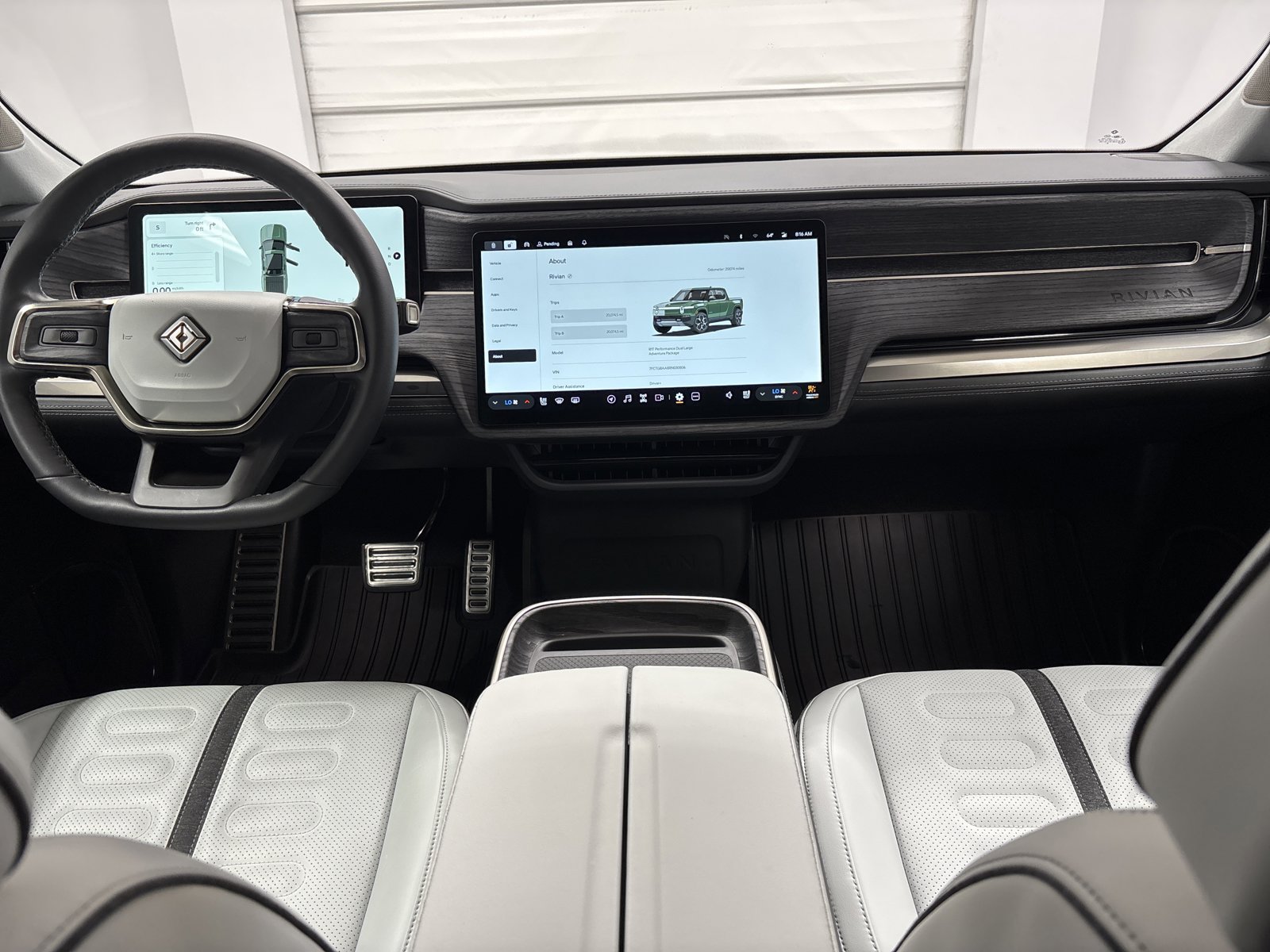 Used 2024 Rivian R1T Adventure image 25