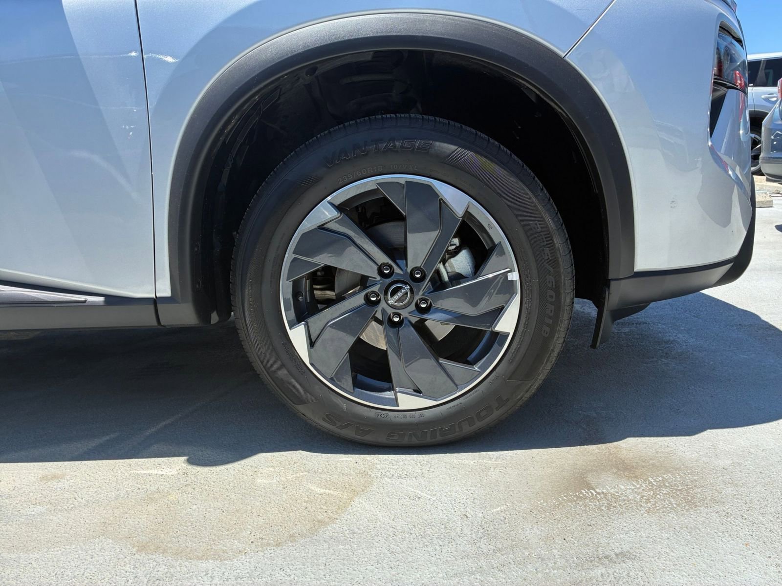 Used 2025 Nissan Rogue SV FWD image 32