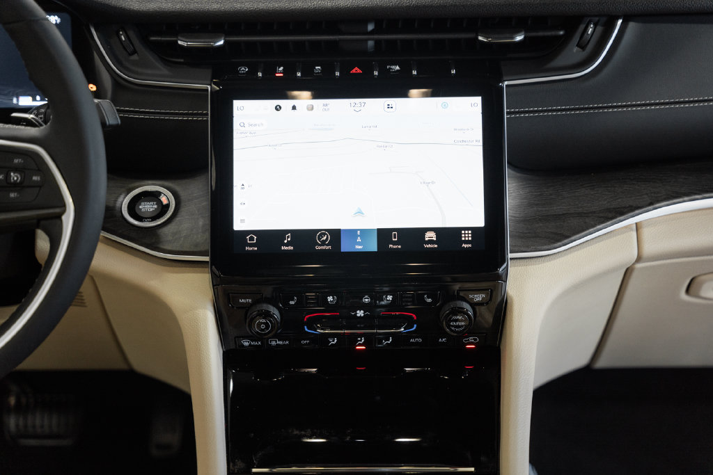 Certified 2023 Jeep Grand Cherokee L Limited w/ Luxury Tech Group II AWD/4WD image 23