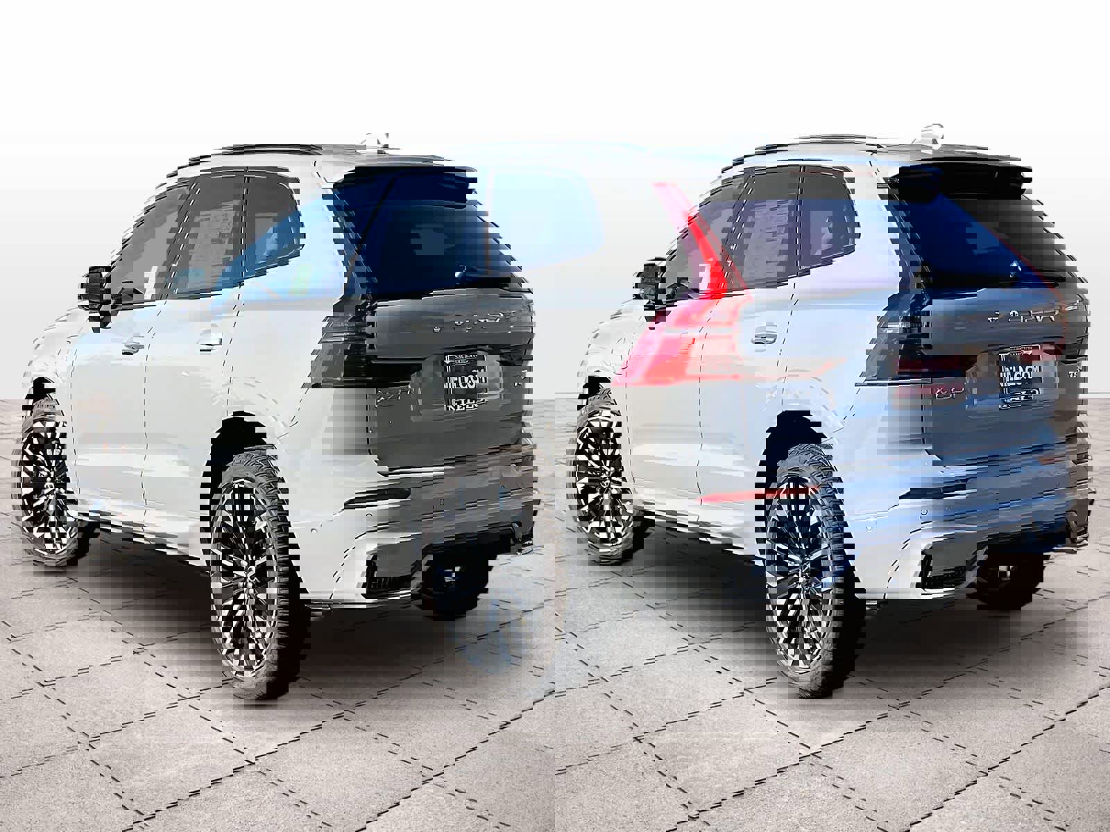 New 2026 Volvo XC60 T8 Ultra w/ Climate Package image 3