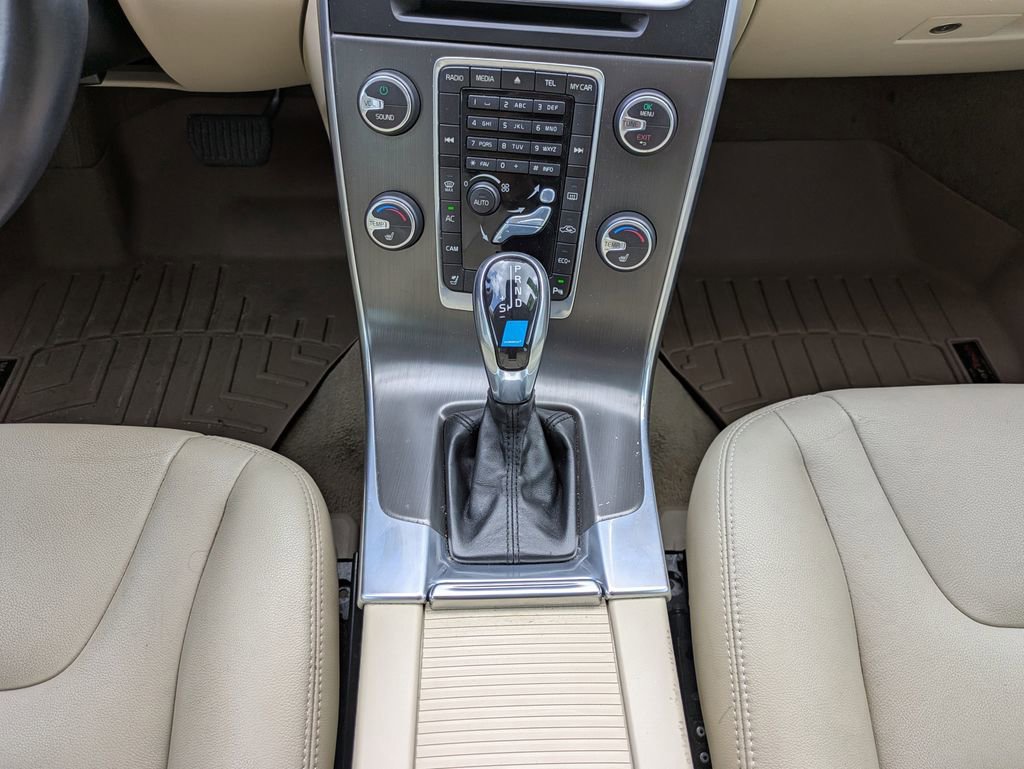 Used 2015 Volvo V60 T5 Premier Plus FWD image 12