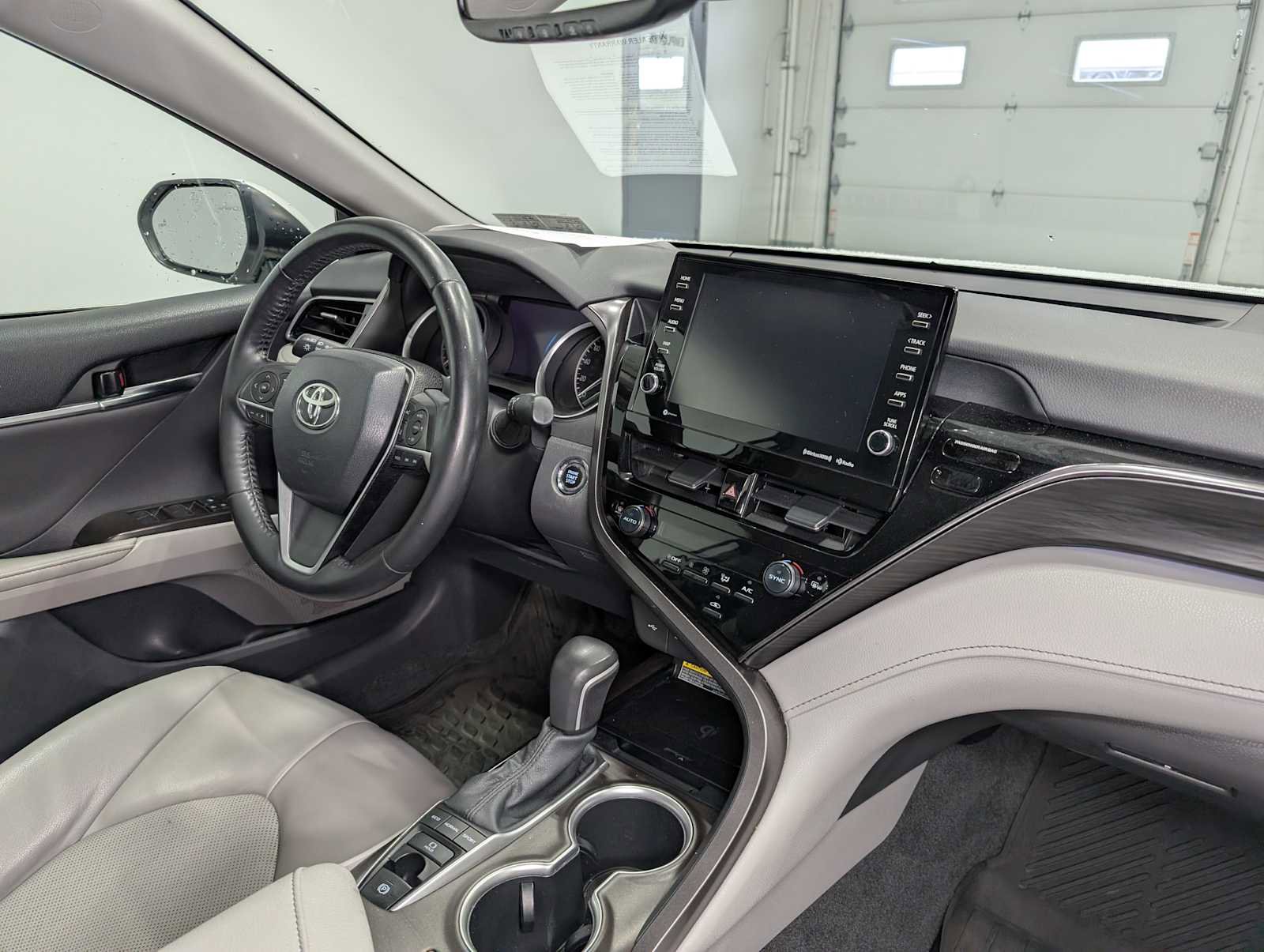 Used 2021 Toyota Camry XLE FWD image 42