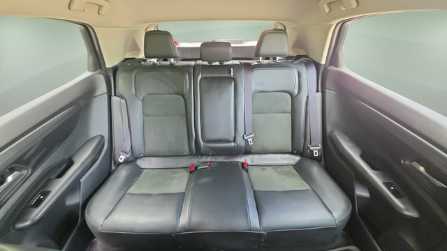 Used 2025 Nissan Ariya AWD image 26