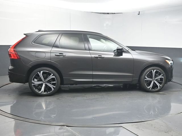 Used 2023 Volvo XC60 B6 Ultimate w/ Protection Package Premier image 8
