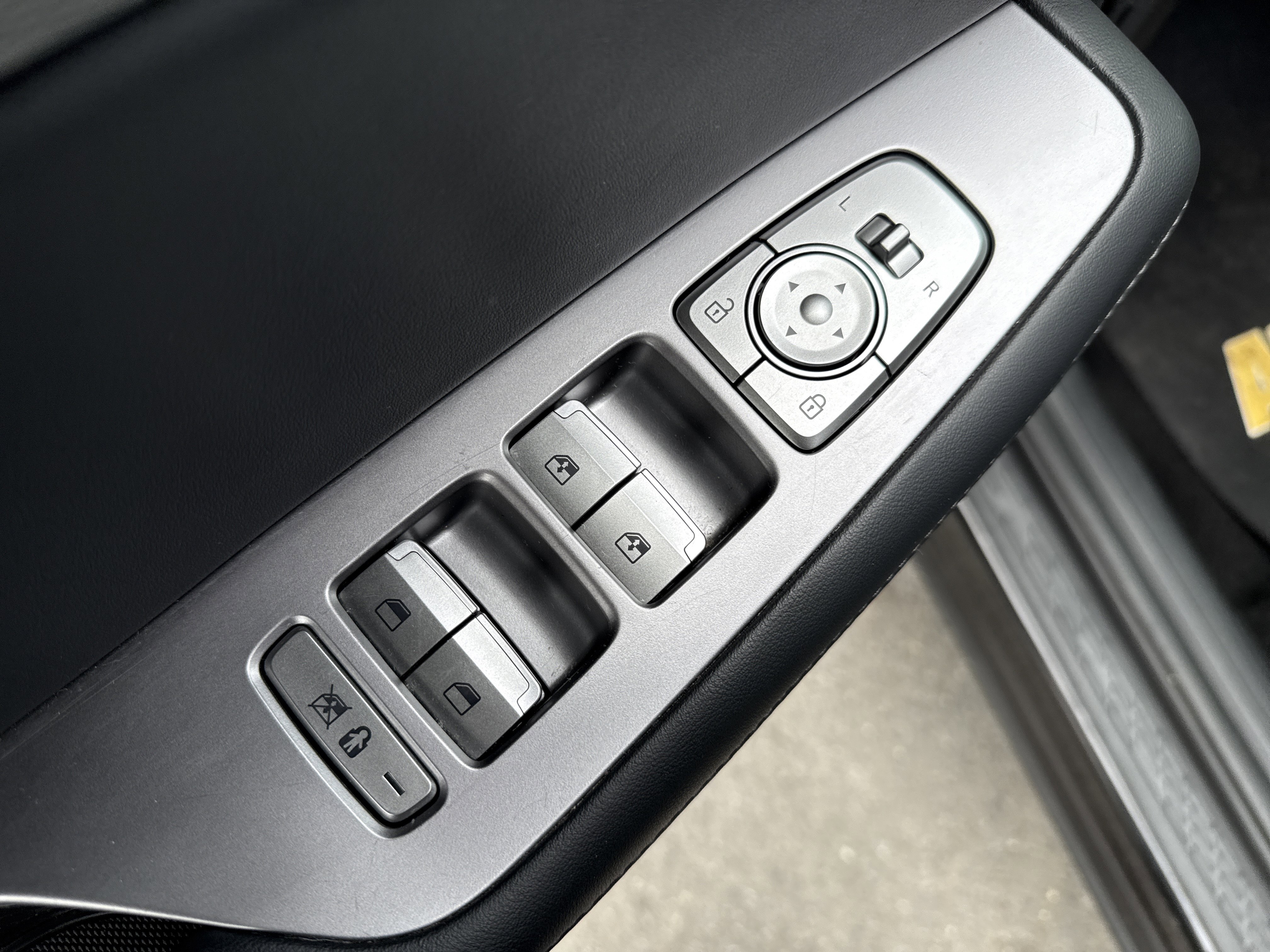 Used 2022 Hyundai Palisade SEL w/ Premium Package image 17