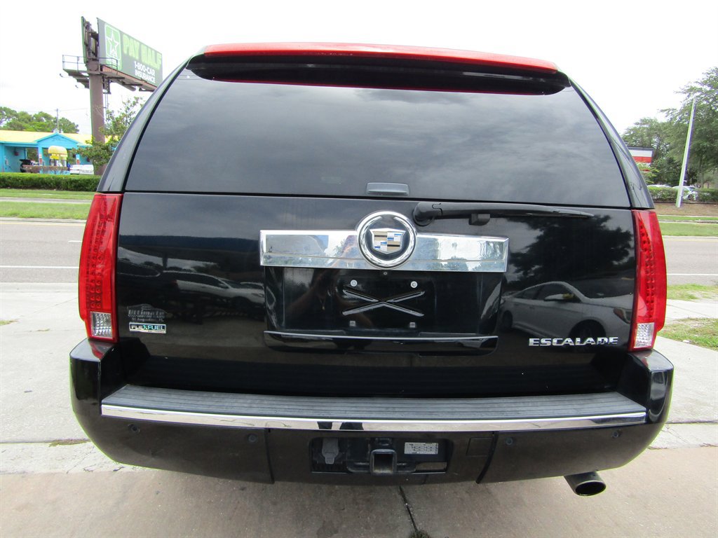 Used 2011 Cadillac Escalade ESV Premium RWD image 3