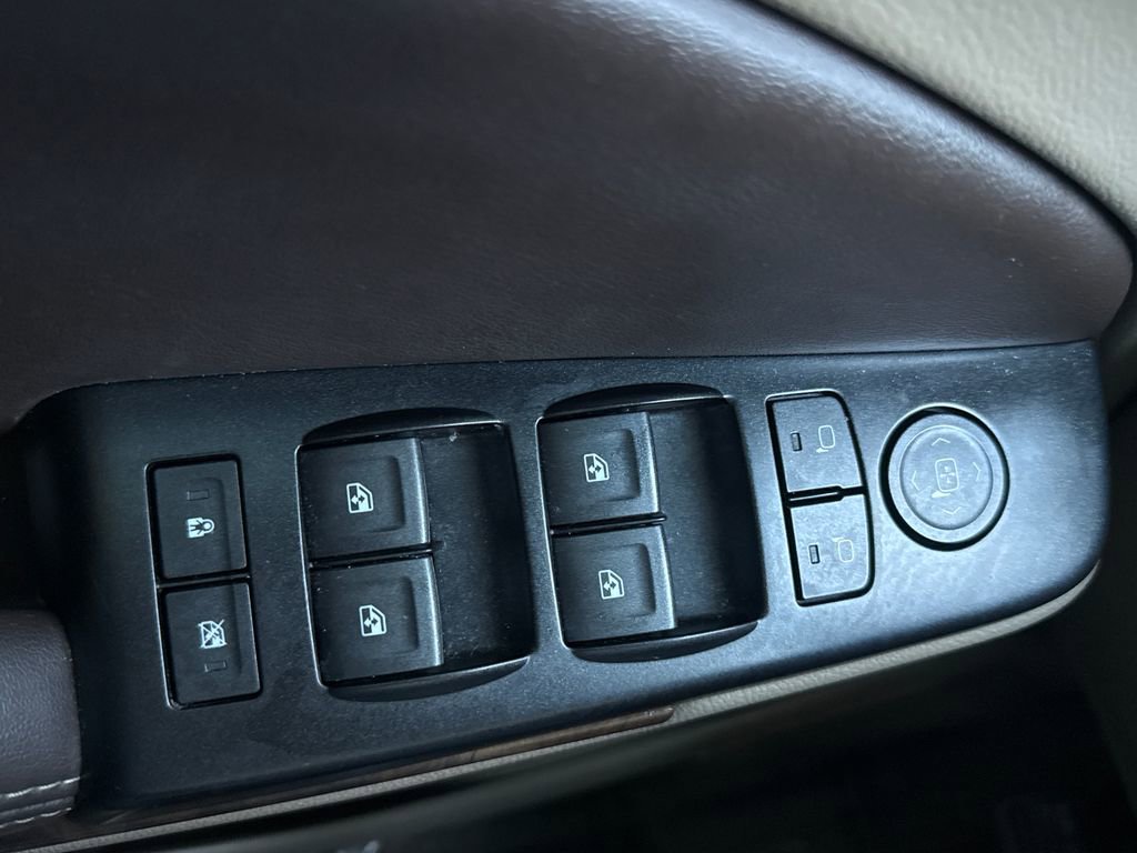 Used 2019 Chevrolet Suburban LT image 31