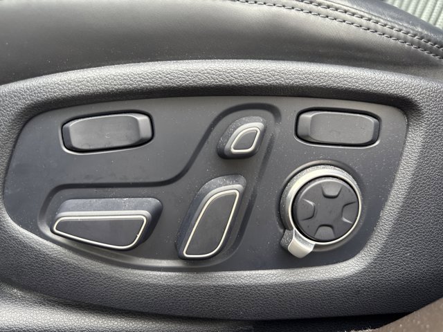 Used 2021 Genesis G90 3.3T Premium image 19