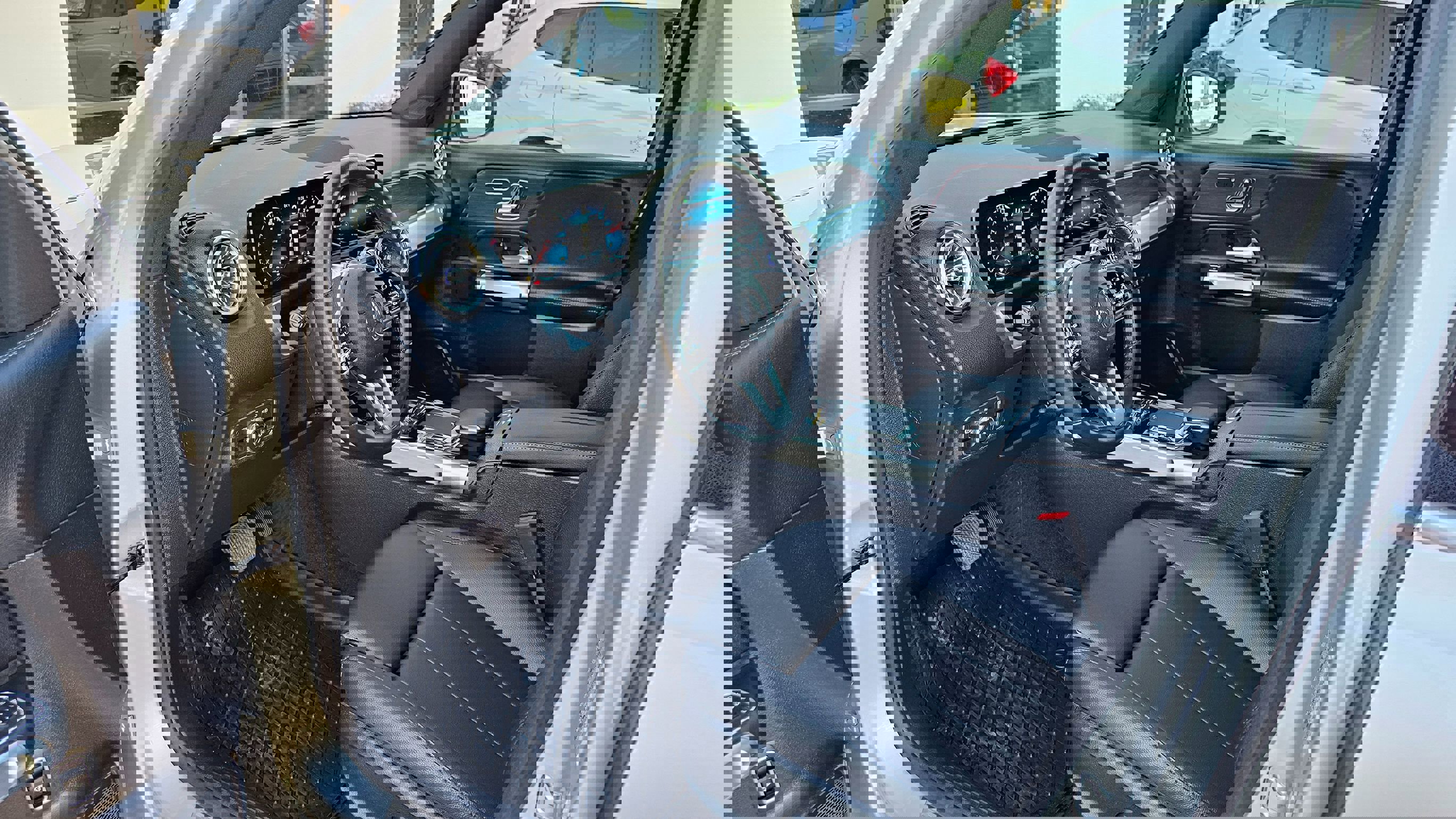 Used 2020 Mercedes-Benz GLB 250 image 16