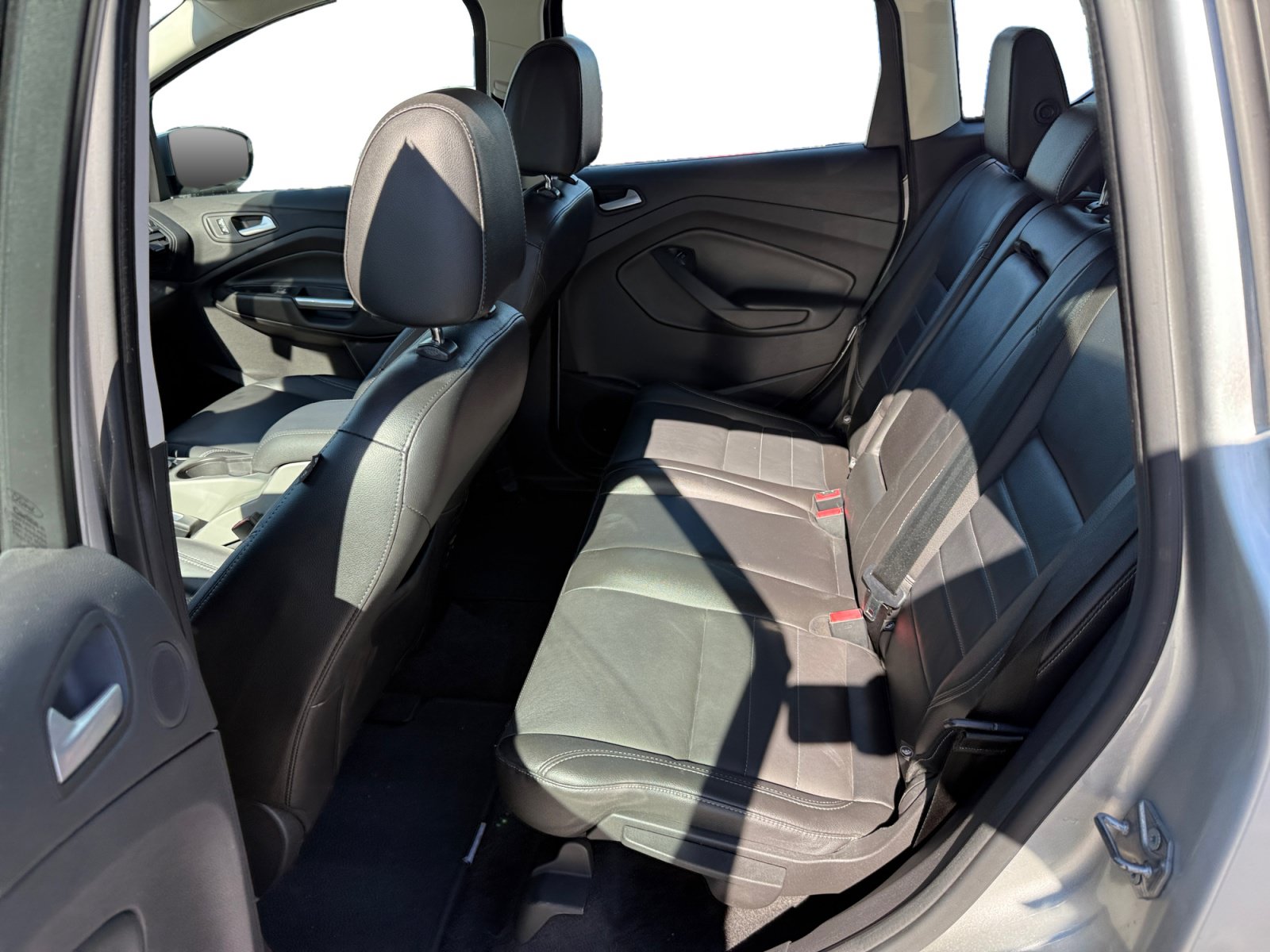 Used 2015 Ford C-MAX Energi SEL w/ Equipment Group 301A FWD image 16