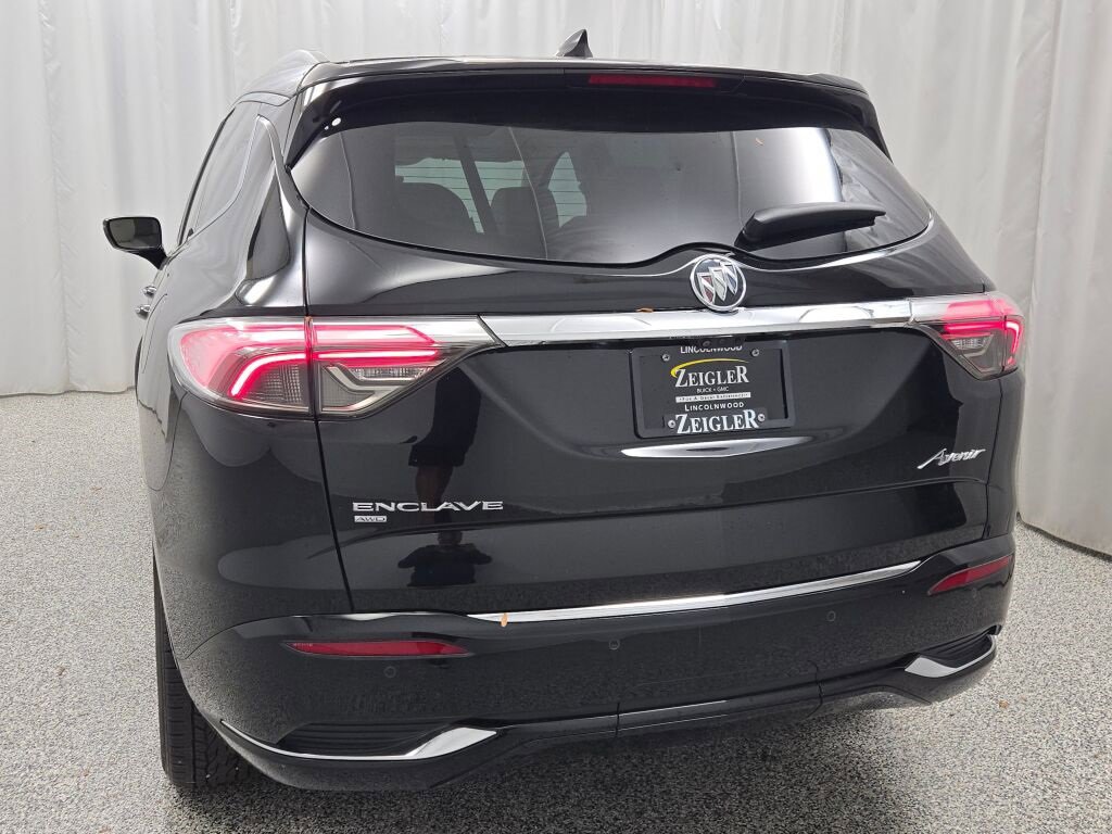 Used 2022 Buick Enclave Avenir w/ Avenir Technology Package image 17