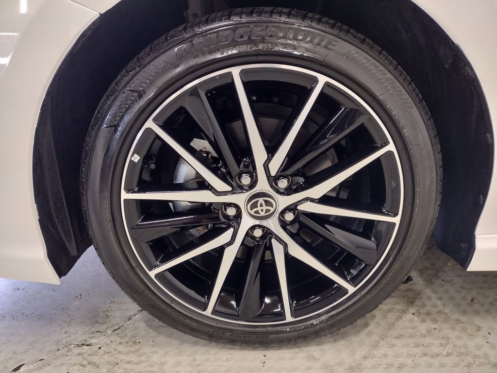 Used 2023 Toyota Camry SE image 5