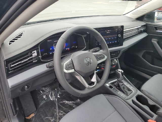 New 2026 Volkswagen Jetta SE FWD image 13