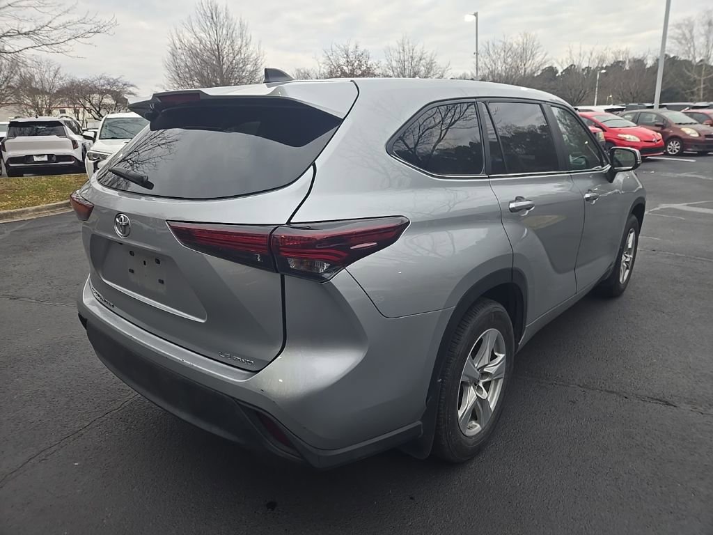Used 2024 Toyota Highlander LE image 21