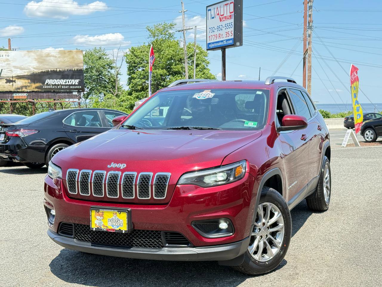 Used 2019 Jeep Cherokee Latitude Plus w/ Comfort/Convenience Group AWD/4WD image 95