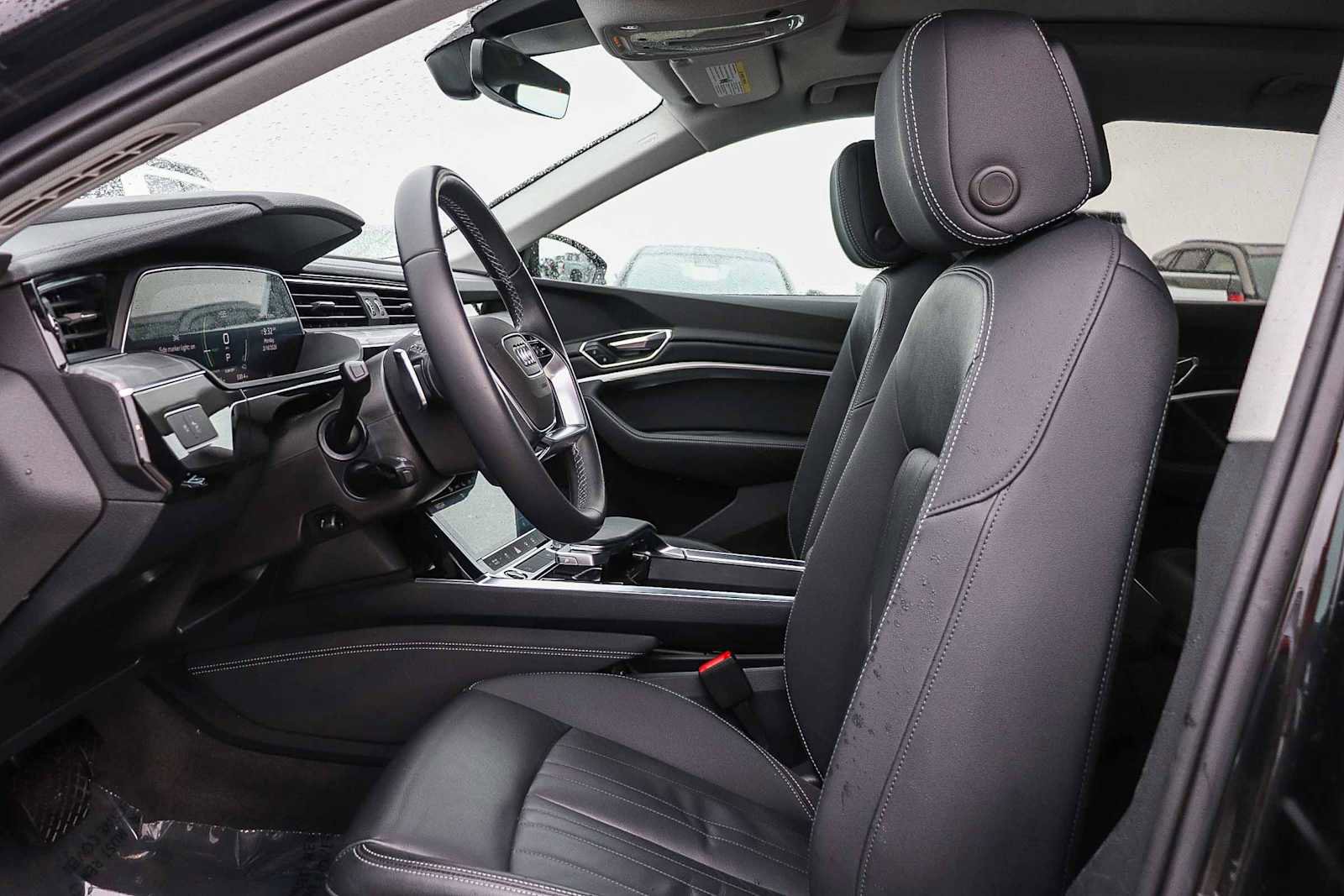 Used 2023 Audi e-tron Premium w/ Convenience Plus Package image 23