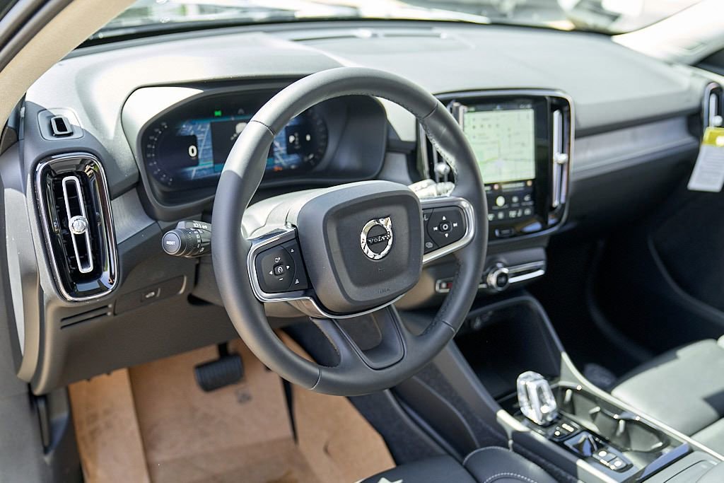 New 2026 Volvo XC40 B5 Plus AWD/4WD image 13