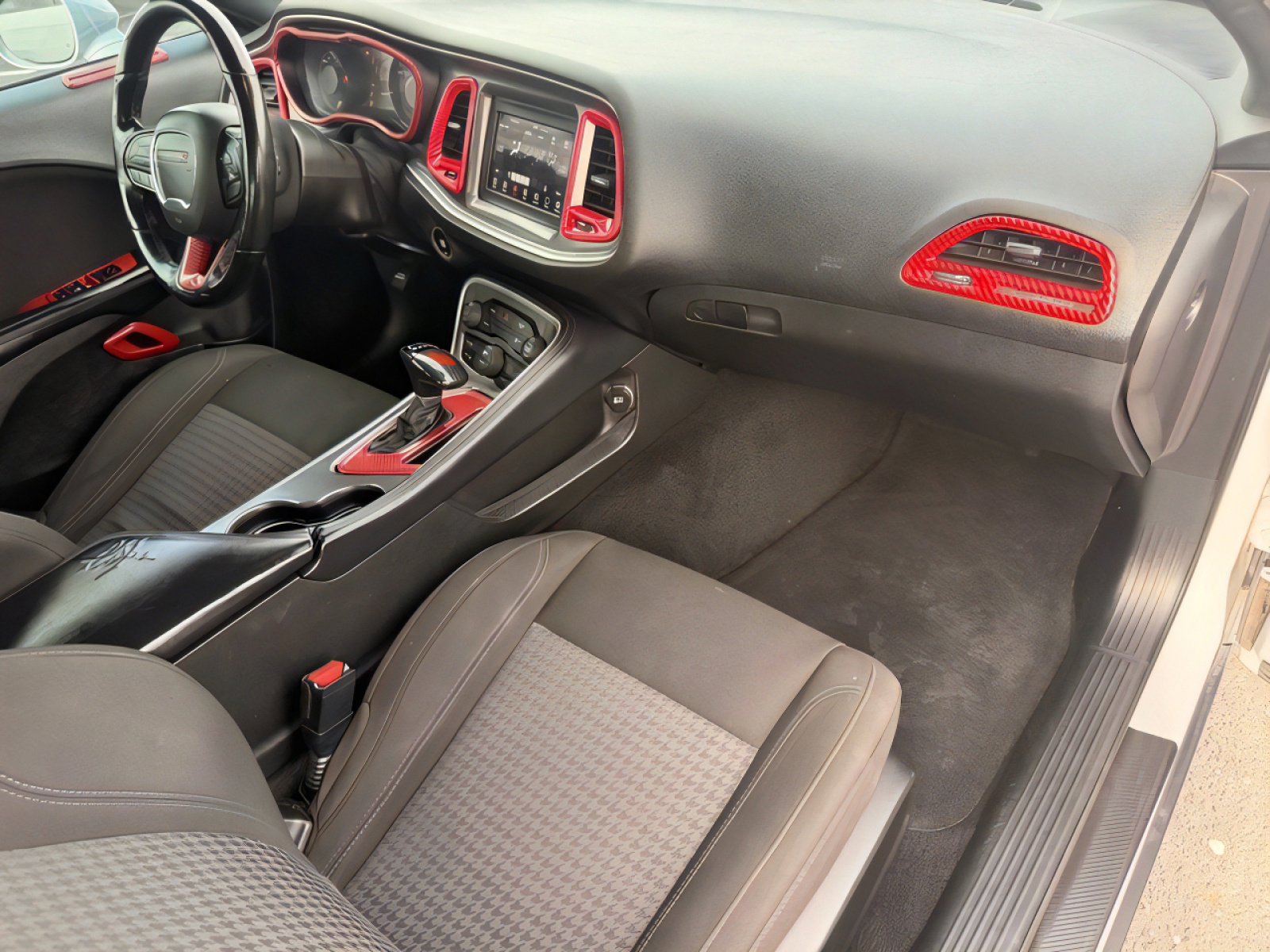 Used 2021 Dodge Challenger SXT w/ Blacktop Package image 10