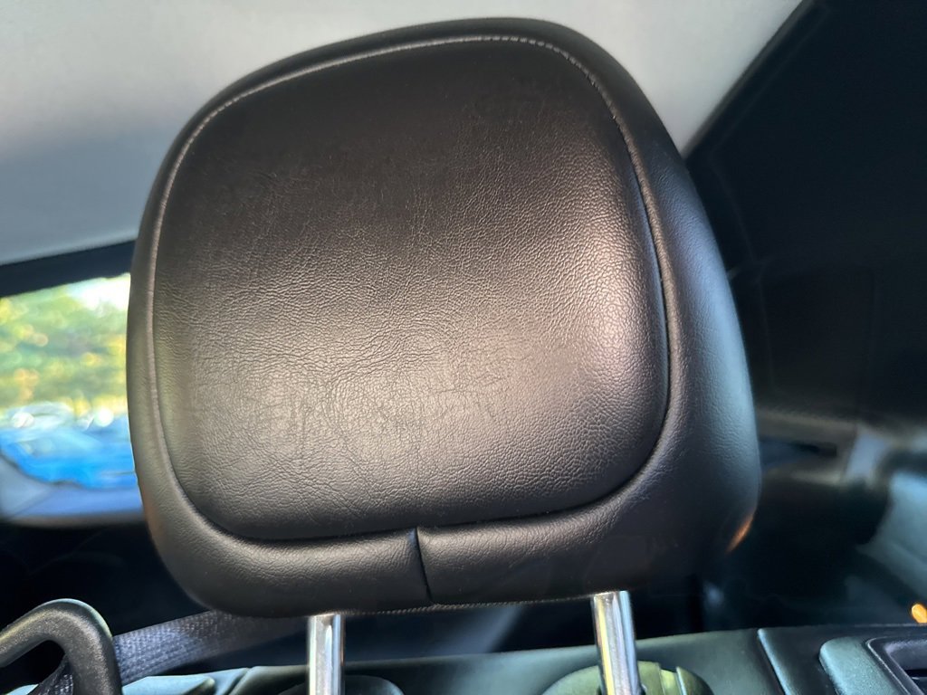 Used 2023 Jeep Cherokee Altitude Lux image 48